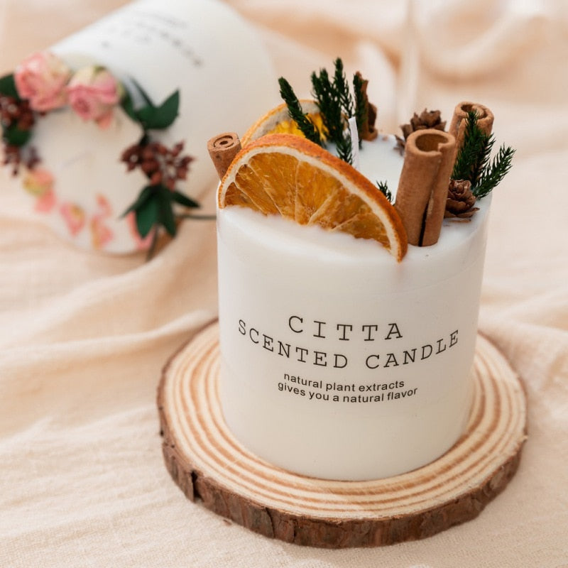 Natural soy wax candles: captivating scents and creative design for a romantic atmosphere